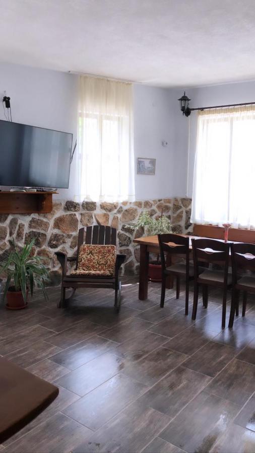 Guesthouse White Margarit Melnik  Buitenkant foto