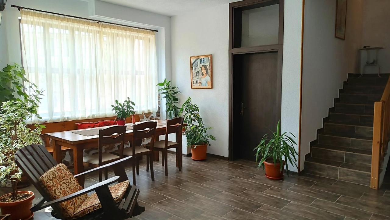 Guesthouse White Margarit Melnik  Buitenkant foto