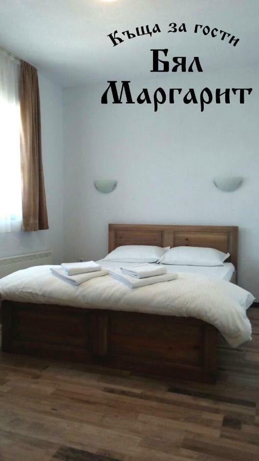 Guesthouse White Margarit Melnik  Buitenkant foto