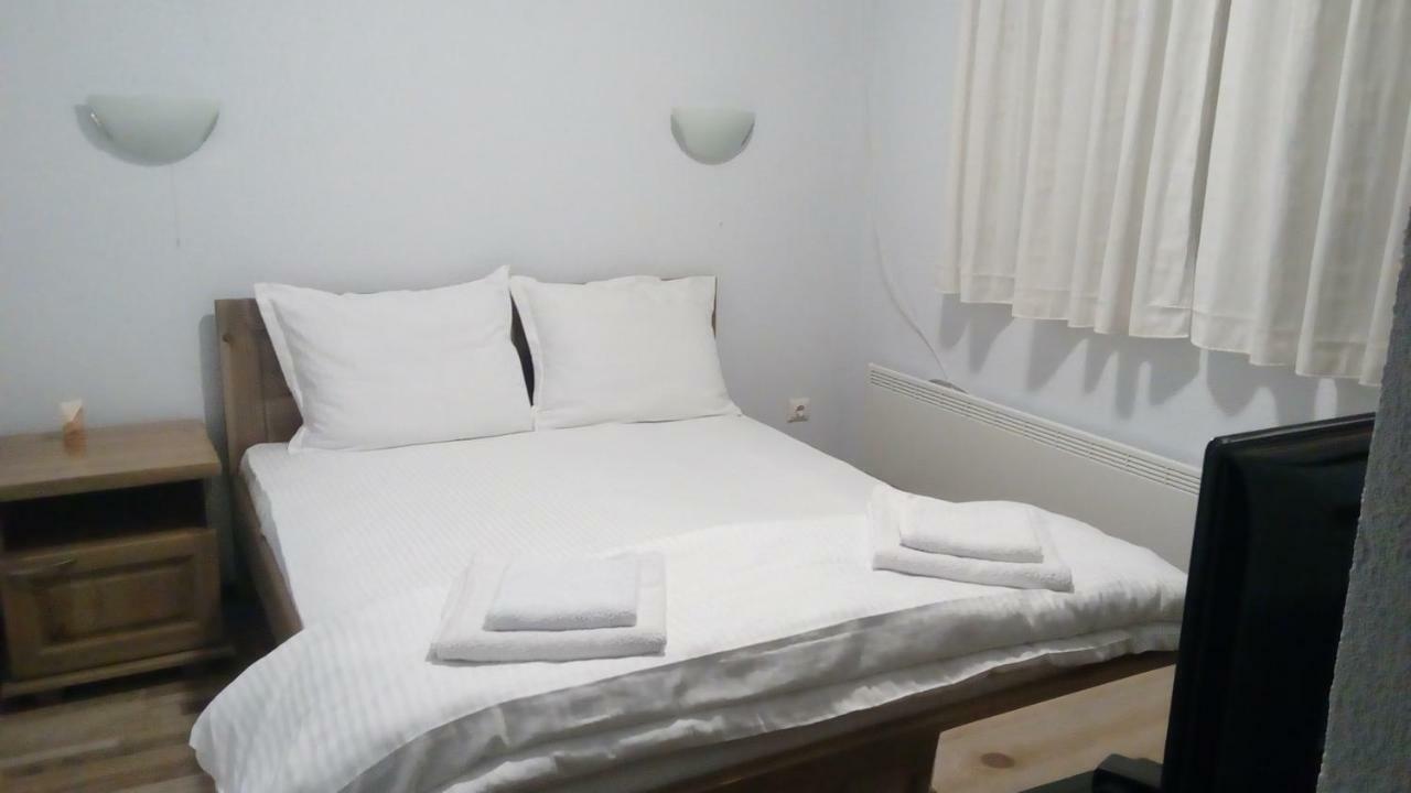 Guesthouse White Margarit Melnik  Buitenkant foto