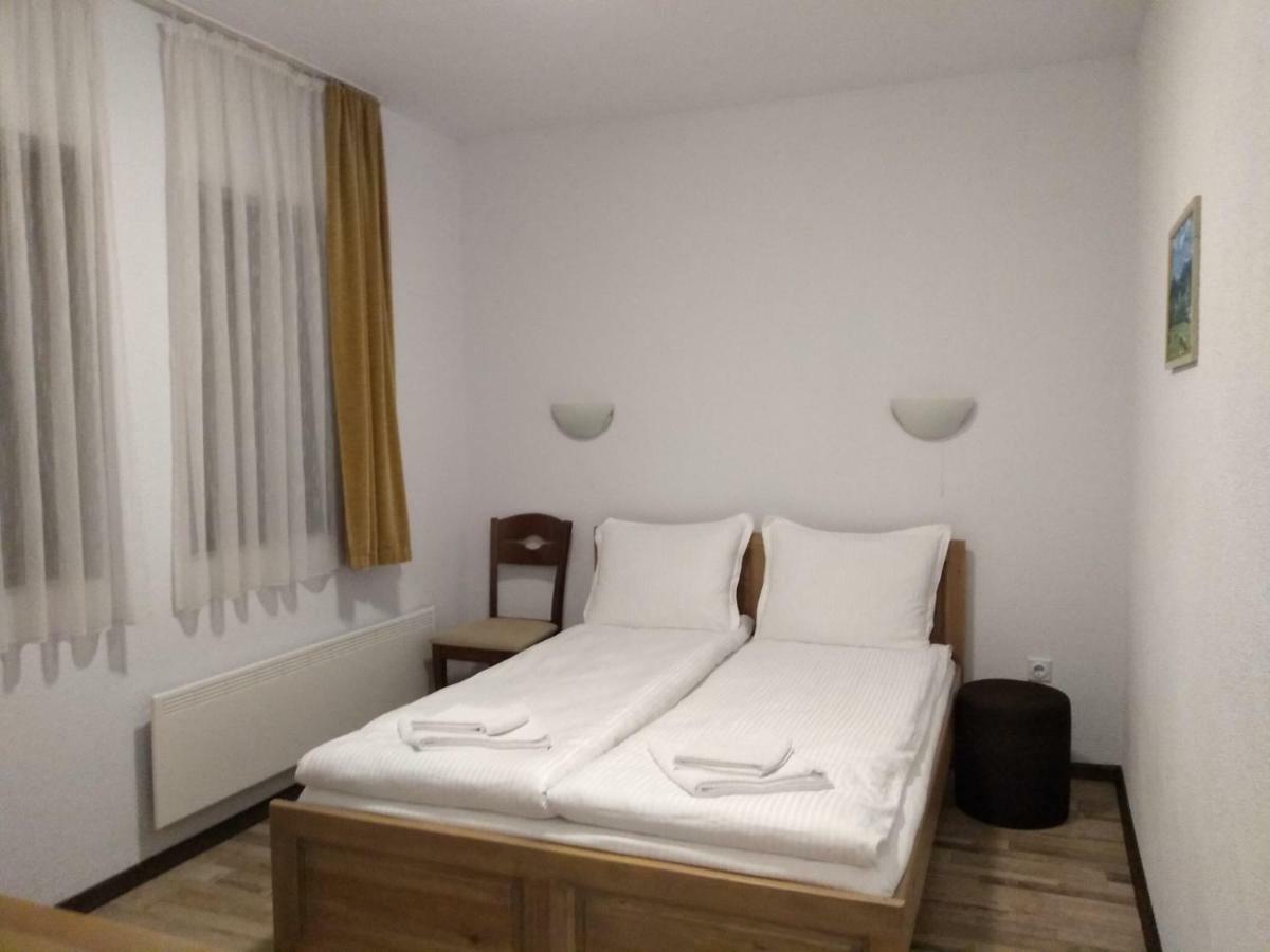 Guesthouse White Margarit Melnik  Buitenkant foto