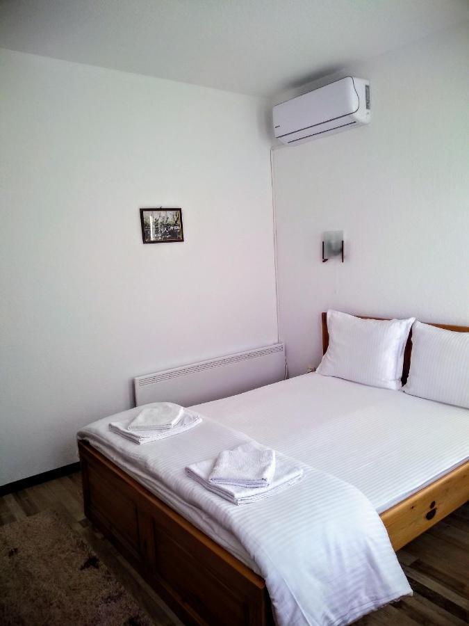Guesthouse White Margarit Melnik  Buitenkant foto