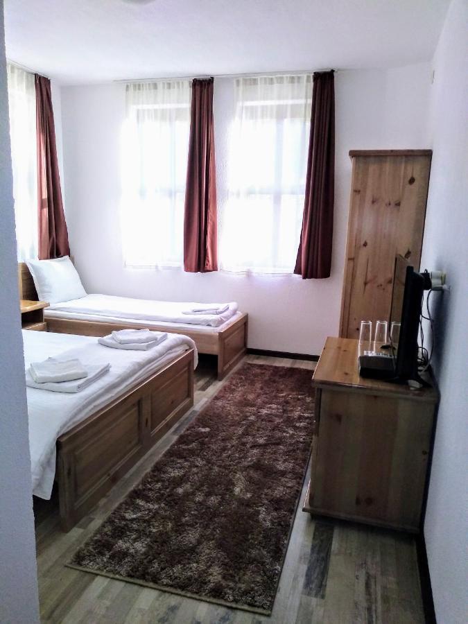 Guesthouse White Margarit Melnik  Buitenkant foto